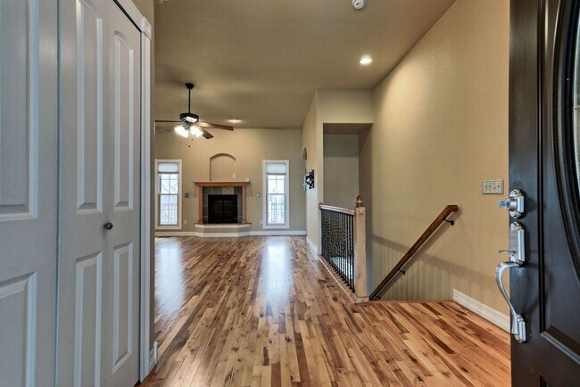 Building Photo - Don't Miss This Spacious Home in West Greeley