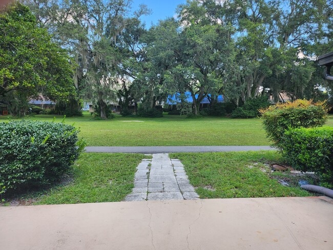 Building Photo - 35097 Whispering Oaks Blvd