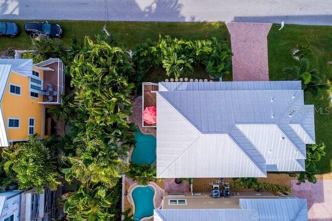 Building Photo - 4808 Gulf Dr