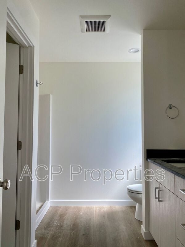 Building Photo - 1318 Bradley Ct