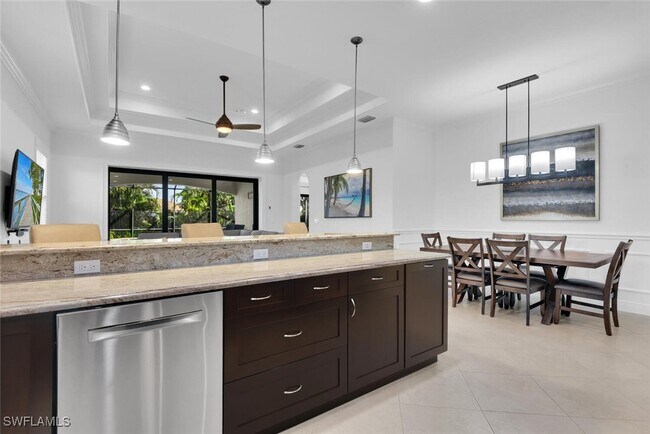 Building Photo - 707 104th Ave N