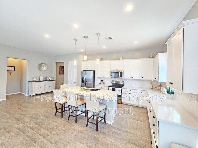 Building Photo - 4901 Fairwood Ct