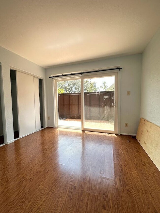 Building Photo - Hawaii Kai - The COLONY MARINA:  Lovely townhouse with spacious 4 bedrooms, 3 bath, 2 covered par...