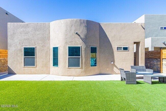 Building Photo - 360 Hector Porras Dr