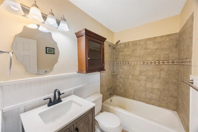 Building Photo - 5092 Beach Dr SE