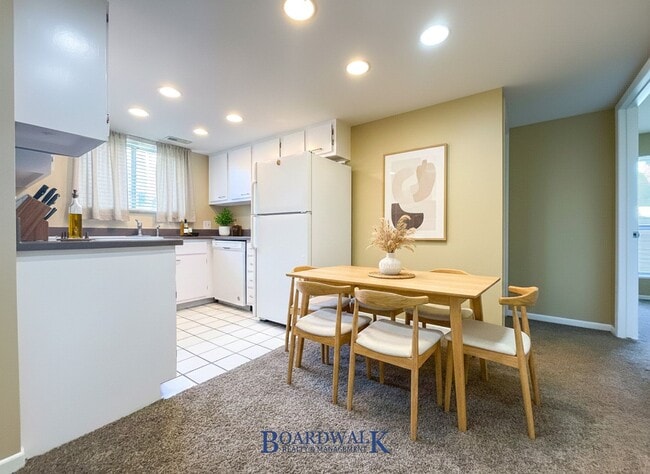 Building Photo - Beautiful 2 bed 2 bath Condo