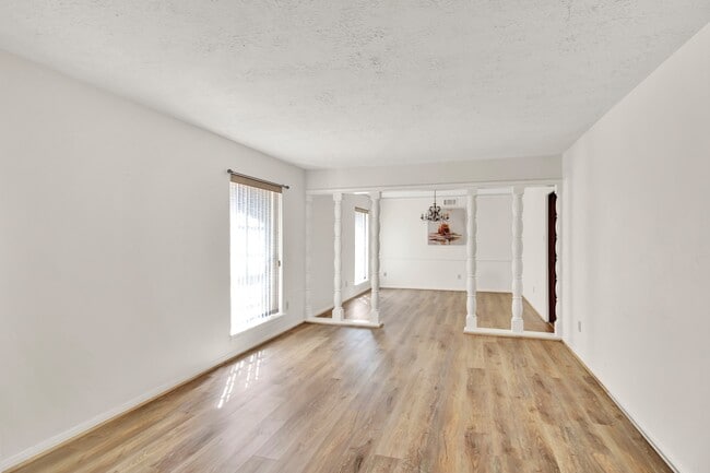 Building Photo - 5703 Havenwoods Dr