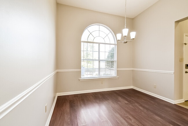 Building Photo - 9716 Kingsridge Dr