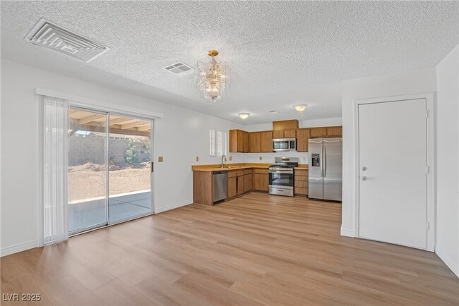 Building Photo - 540 Longtree Ave