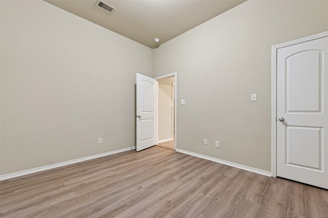 Building Photo - 11515 Elizabeth Brook Dr