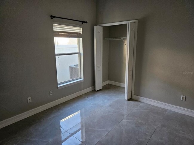 Building Photo - 647 Carey Way