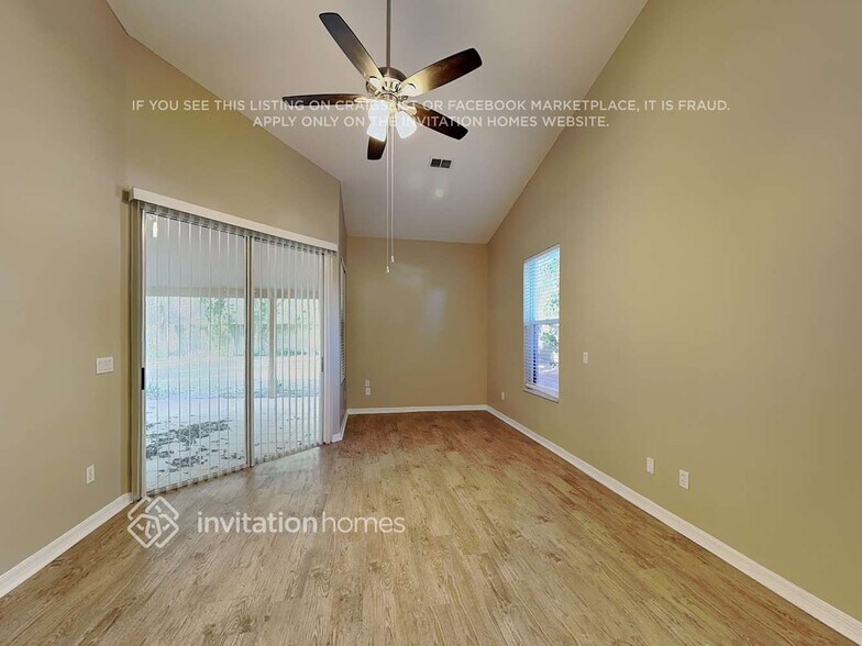 Building Photo - 1688 Sweetwater W Cir