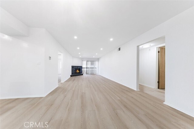 Building Photo - 465 Ivy St