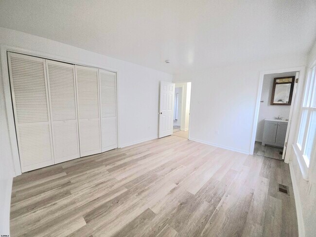 Building Photo - 1804 McKinley Ave