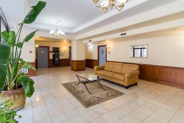 Building Photo - 72 Park Ave