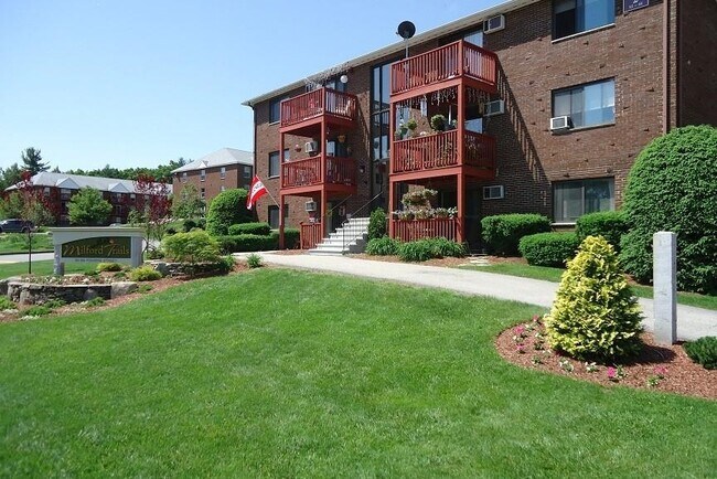 Building Photo - 99 Powers St