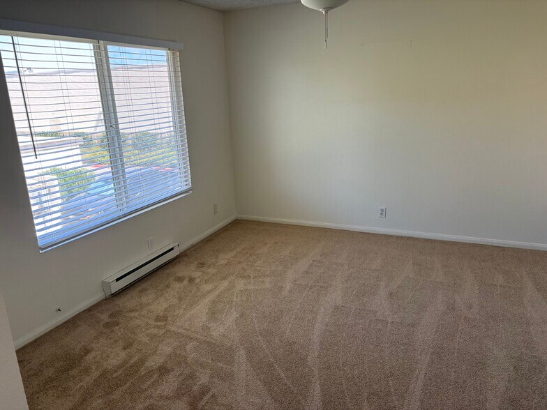 Building Photo - 11071 Grant Way