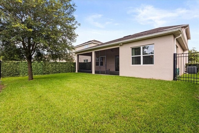 Building Photo - 1046 Grand Hilltop Dr