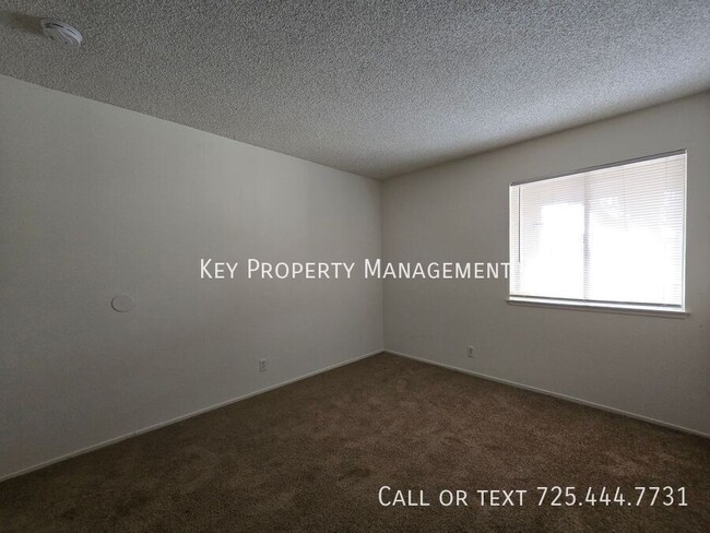 Building Photo - 2 BEDROOM CONDO IN WEST LAS VEGAS