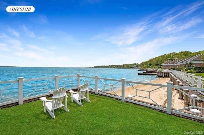 Building Photo - 49 Canoe Place Rd