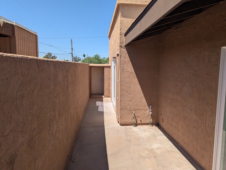 Building Photo - 1477 E 27th Ave