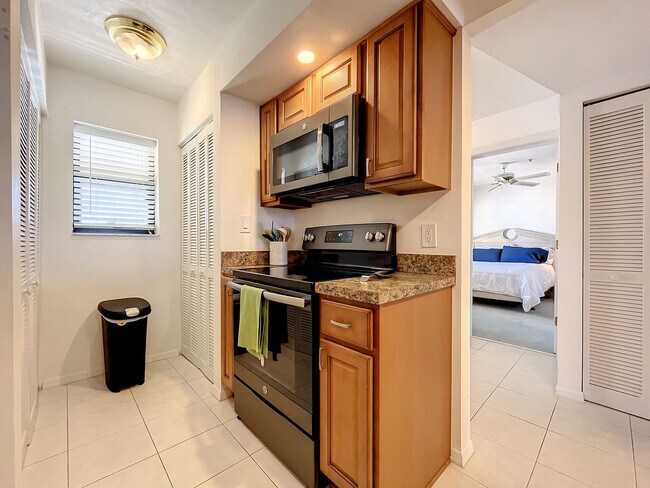 Building Photo - 462 Bouchelle Dr