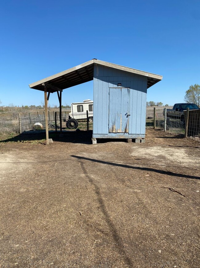 Building Photo - Cozy 2 Bedroom on Mae Valley Rd!!