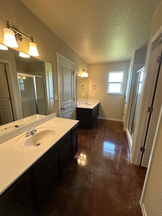 Building Photo - 2108 Pinckney Ct