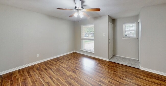 Building Photo - 1404 Meadowcrest Dr
