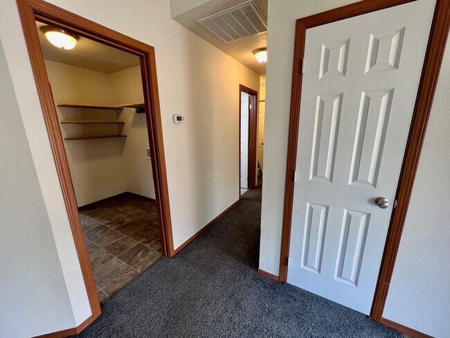 Building Photo - 293 Sowell Dr