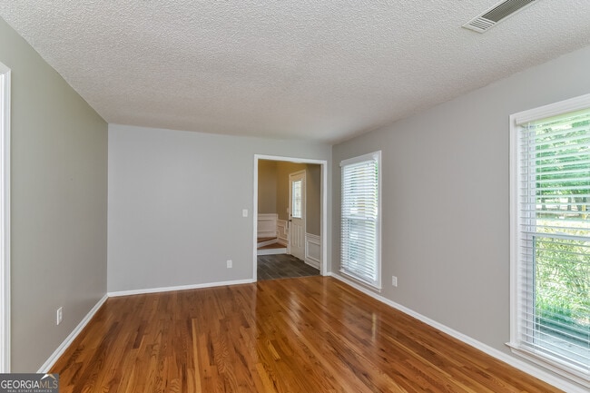 Building Photo - 353 Cimarron Way