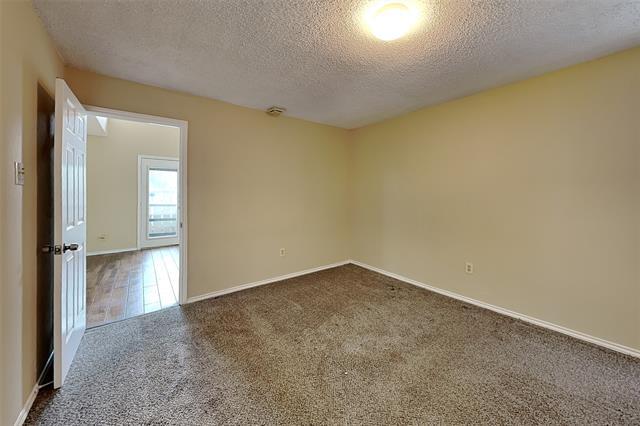 Building Photo - 9600 Royal Ln