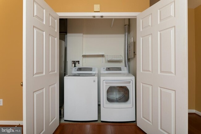 Building Photo - 1122 N Vernon St