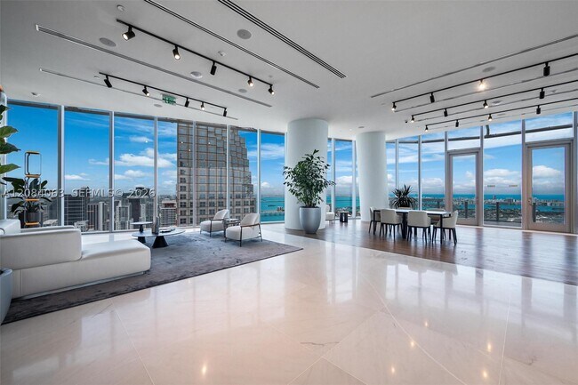 Building Photo - 300 Biscayne Blvd