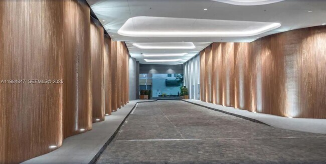 Building Photo - 801 S Miami Ave