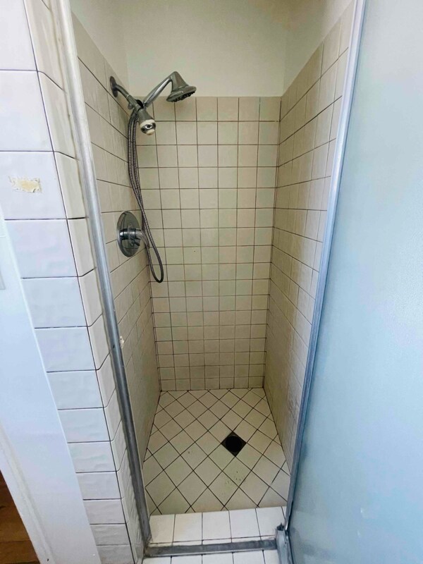 Building Photo - 7738 Penfield Ave