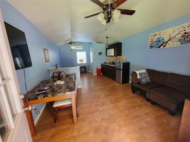 Building Photo - 25303 Helms Dr