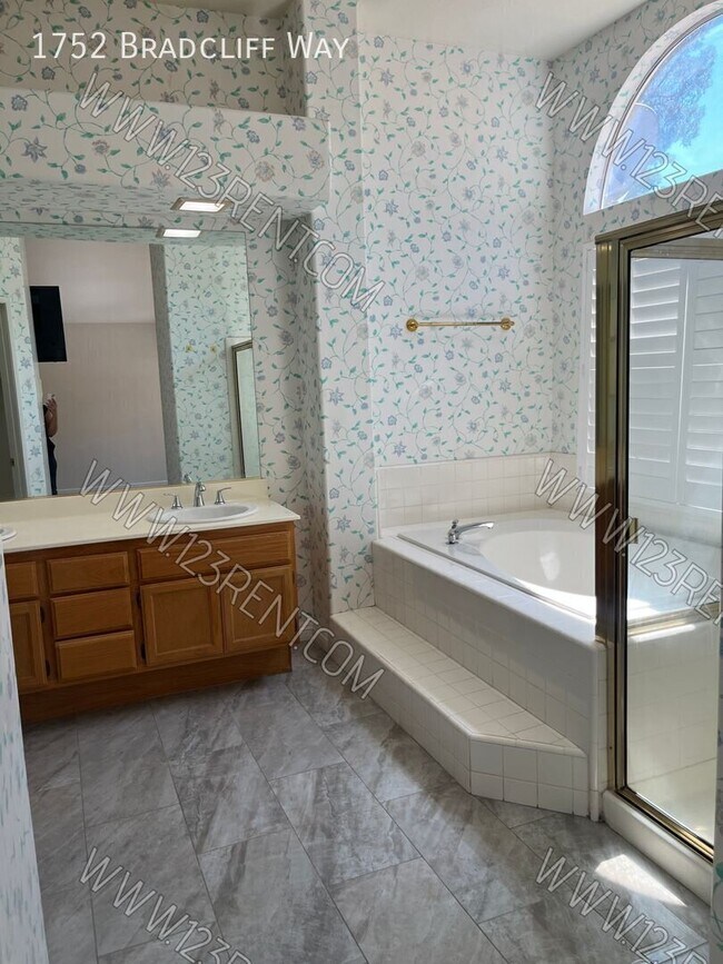Building Photo - 1752 Bradcliff Way