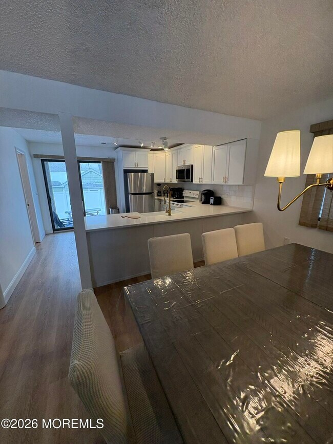 Building Photo - 17 Brown Ave