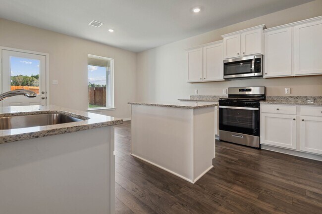 Building Photo - 15802 Berry Hl Dr