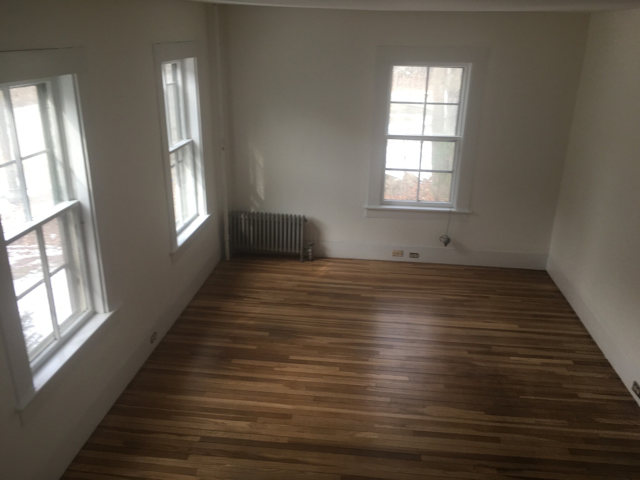 Living room - 468 Union St