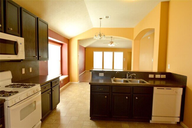 Building Photo - 9303 Daisy Cove Ln