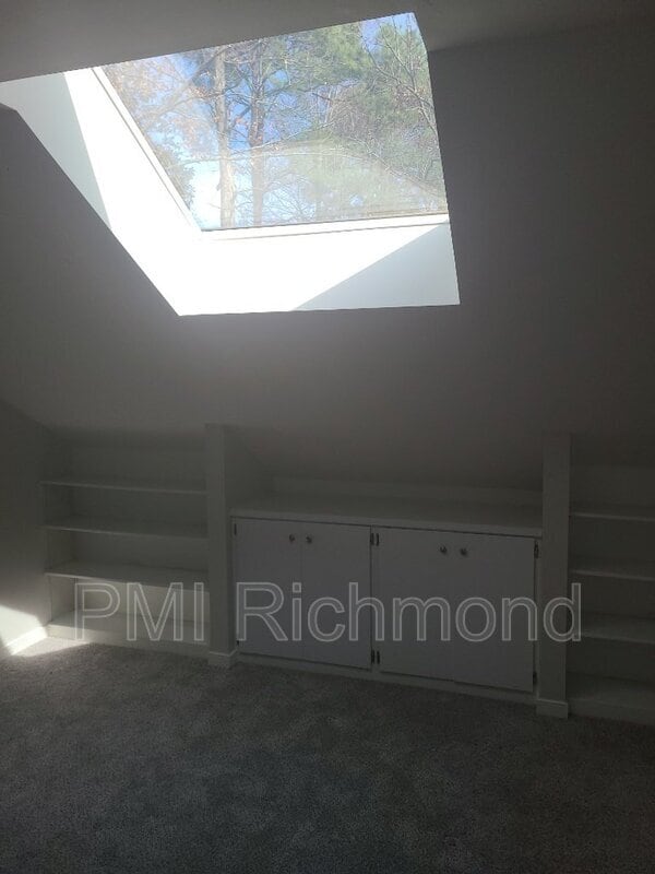 Building Photo - 4601 Winterset Pl