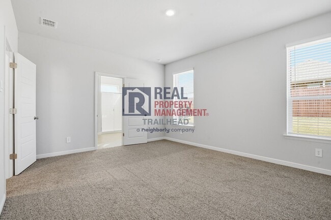 Building Photo - Spacious 5-Bedroom Home with Contemporary Living Spaces