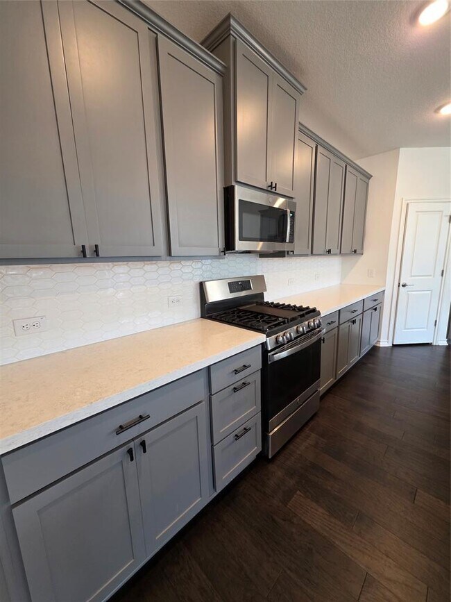 Building Photo - 561 Pepperbark Loop