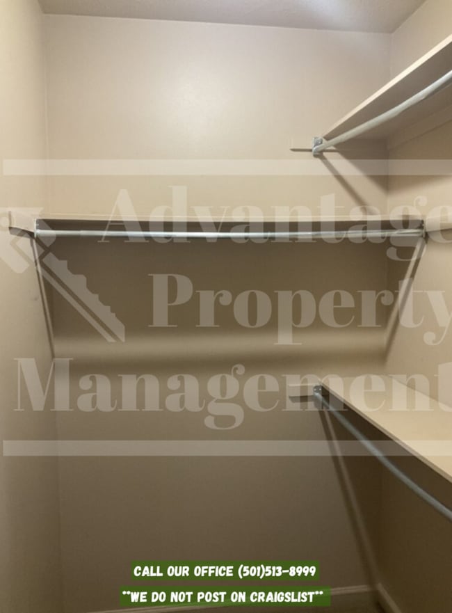 Building Photo - 900 Brownstone Dr