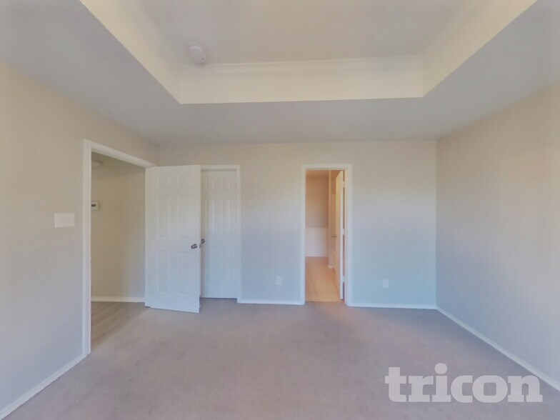 Building Photo - 8615 Silver Willow