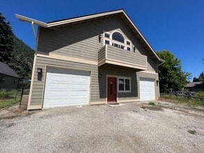 Building Photo - 215 W Whitman St