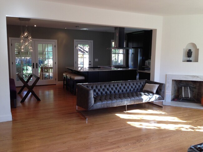 Building Photo - 1740 Leyden St