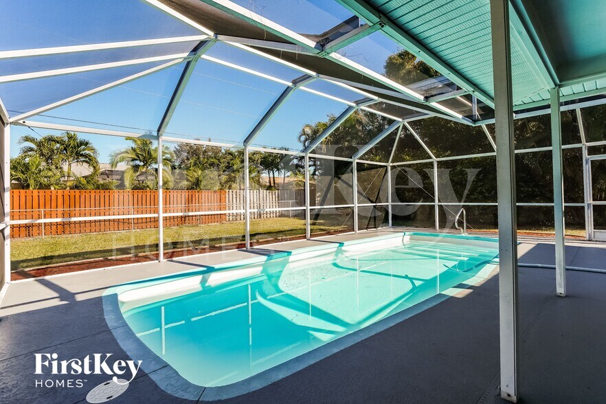 Building Photo - 143 SE 20th St